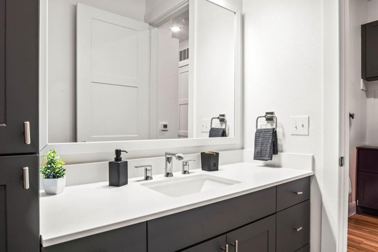Ferienwohnung Luxurious New Unit 1Bd1Ba Pool, Golf Sim Austin Exterior foto